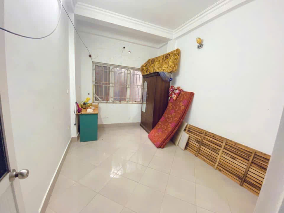 Cho thuê nhà nguyên căn ngõ 111 Giáp Bát 4 tầng x 35m2, 5 ngủ, 10.5tr ở gđ, nhóm - Ảnh 1